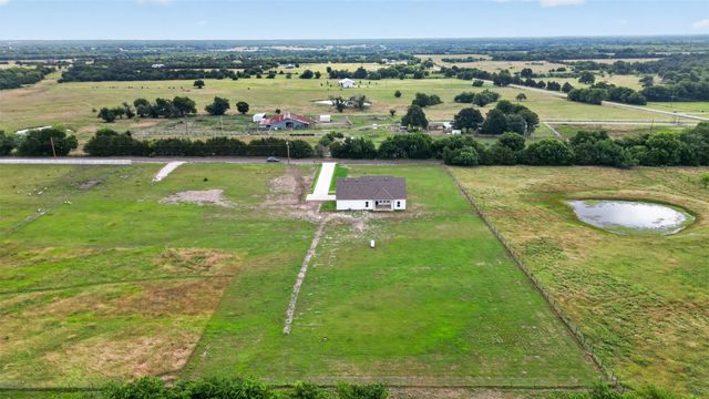 4318 County Road 1088, Celeste, TX 75423