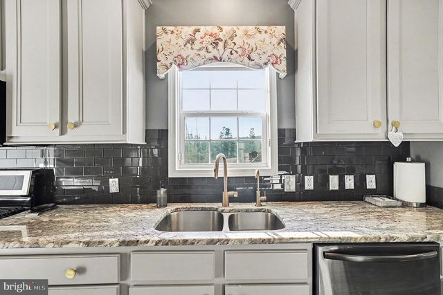 129 HICKORY HILL OVERLOOK CT, Fredericksburg, VA 22405