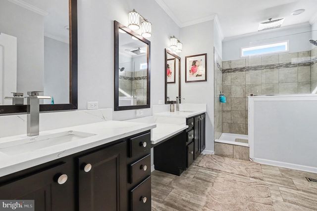 129 HICKORY HILL OVERLOOK CT, Fredericksburg, VA 22405