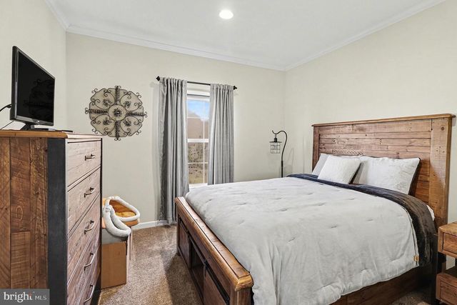 129 HICKORY HILL OVERLOOK CT, Fredericksburg, VA 22405