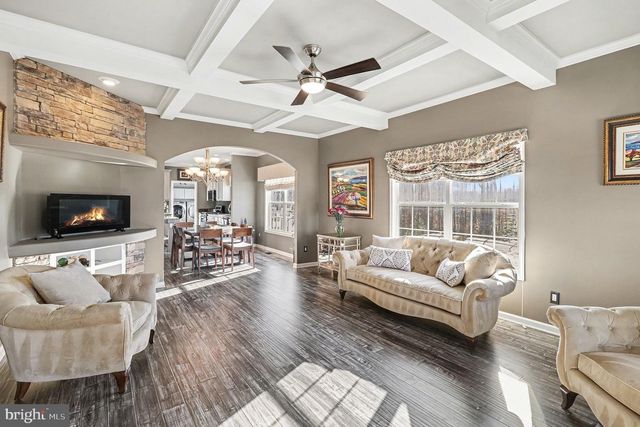 129 HICKORY HILL OVERLOOK CT, Fredericksburg, VA 22405