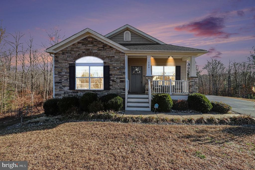 129 HICKORY HILL OVERLOOK CT, Fredericksburg, VA 22405