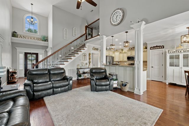 3927 Rowland Rd, Murfreesboro, TN 37128