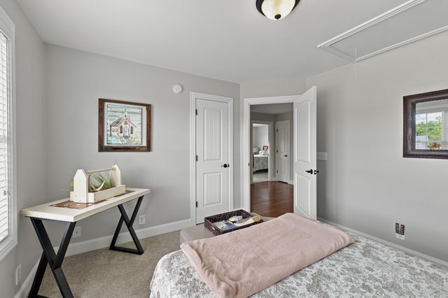 3927 Rowland Rd, Murfreesboro, TN 37128
