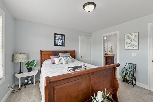 3927 Rowland Rd, Murfreesboro, TN 37128