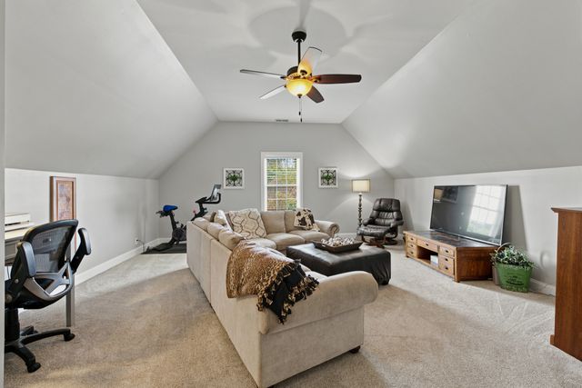 3927 Rowland Rd, Murfreesboro, TN 37128