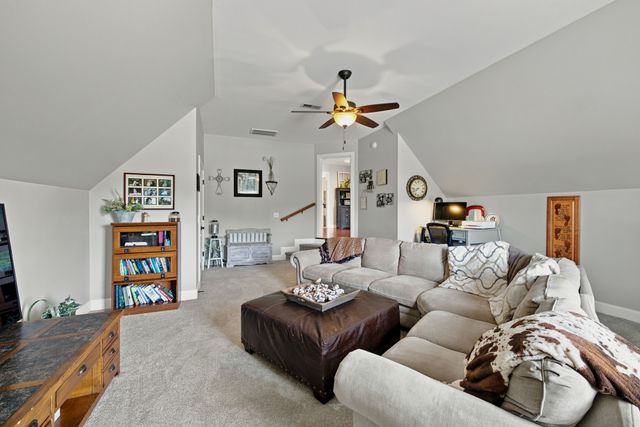 3927 Rowland Rd, Murfreesboro, TN 37128