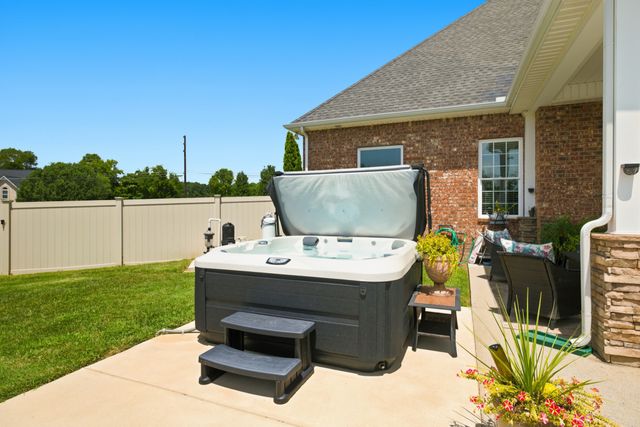 3927 Rowland Rd, Murfreesboro, TN 37128
