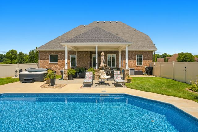 3927 Rowland Rd, Murfreesboro, TN 37128