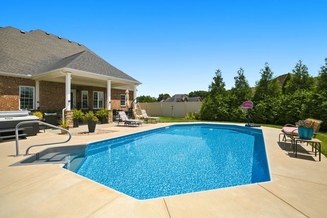 3927 Rowland Rd, Murfreesboro, TN 37128