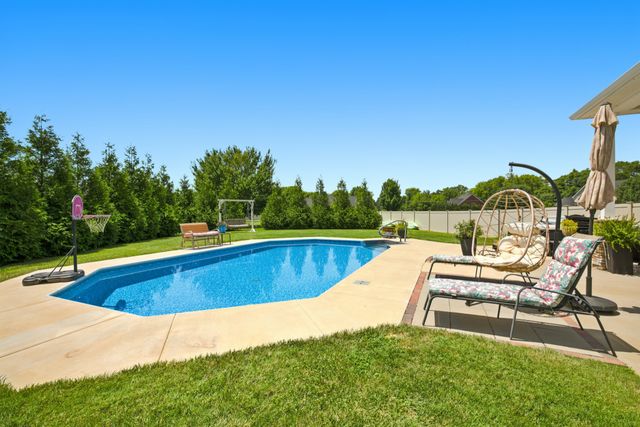 3927 Rowland Rd, Murfreesboro, TN 37128