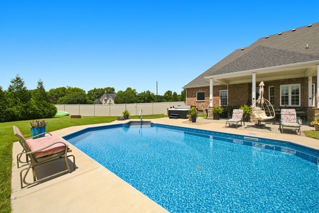 3927 Rowland Rd, Murfreesboro, TN 37128
