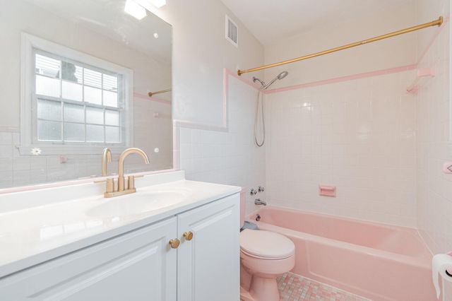 241 N Ashbrook Circle, Lakeside Park, KY 41017