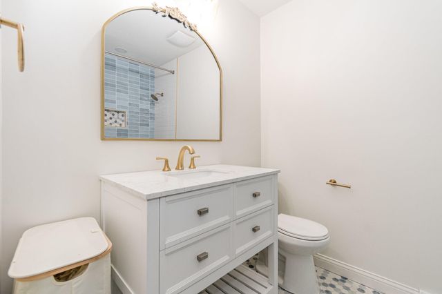 241 N Ashbrook Circle, Lakeside Park, KY 41017