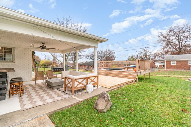 241 N Ashbrook Circle, Lakeside Park, KY 41017