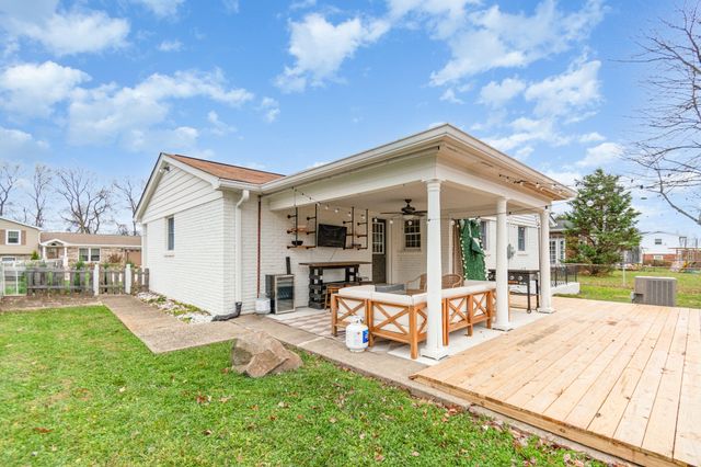 241 N Ashbrook Circle, Lakeside Park, KY 41017