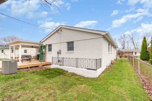 241 N Ashbrook Circle, Lakeside Park, KY 41017