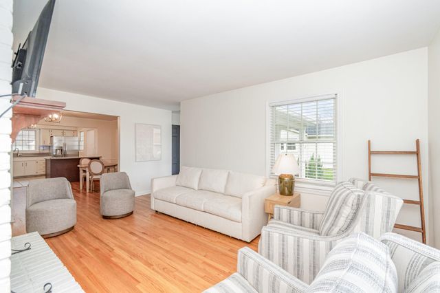 241 N Ashbrook Circle, Lakeside Park, KY 41017