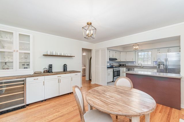 241 N Ashbrook Circle, Lakeside Park, KY 41017