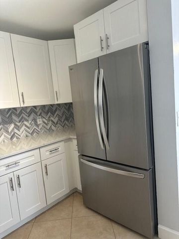 4151 Eastridge Circle, Deerfield Beach, FL 33064