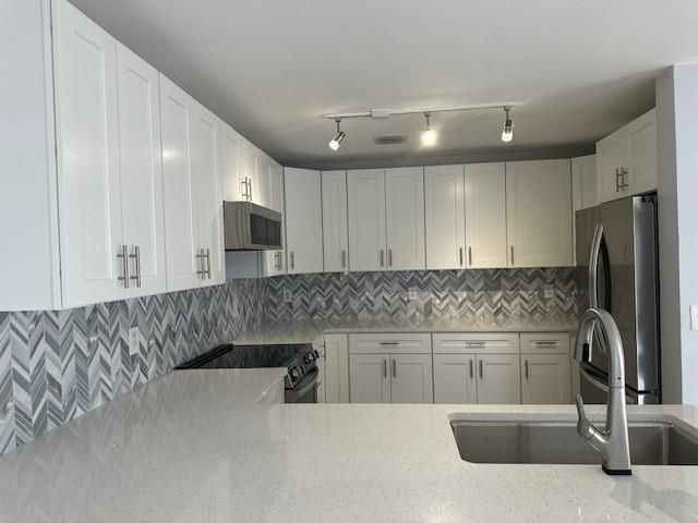 4151 Eastridge Circle, Deerfield Beach, FL 33064