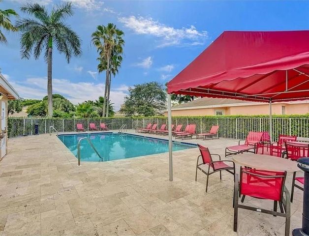 4151 Eastridge Circle, Deerfield Beach, FL 33064