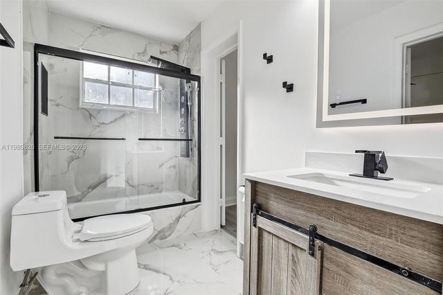 7120 Allen St, Hollywood, FL 33024