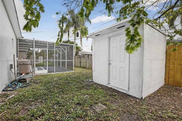 7120 Allen St, Hollywood, FL 33024