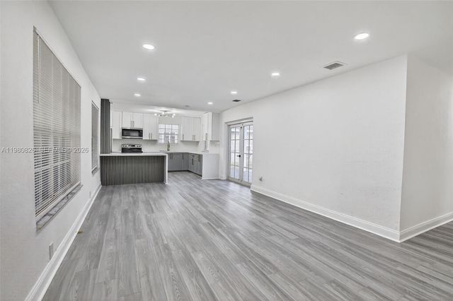 7120 Allen St, Hollywood, FL 33024