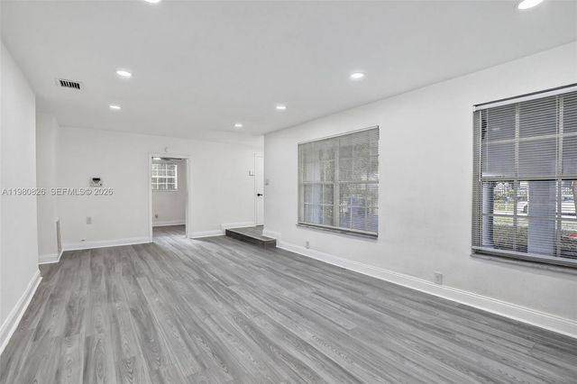 7120 Allen St, Hollywood, FL 33024