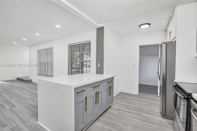 7120 Allen St, Hollywood, FL 33024