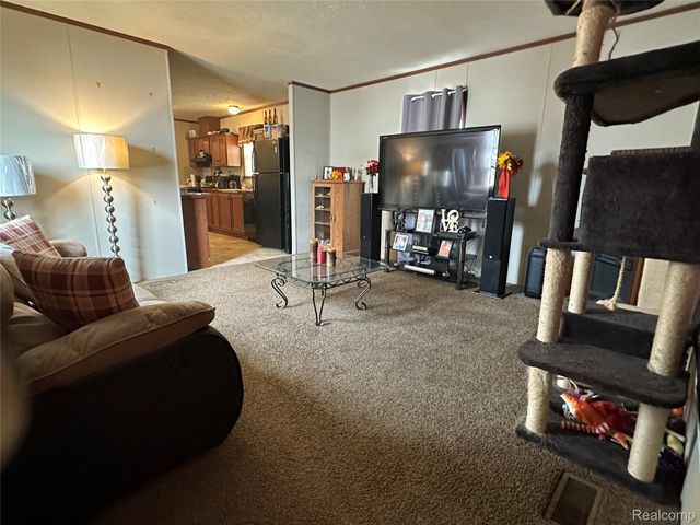 37789 Joplin Dr, Clinton Charter Township, MI 48036