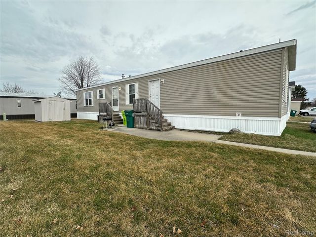 37789 Joplin Dr, Clinton Charter Township, MI 48036