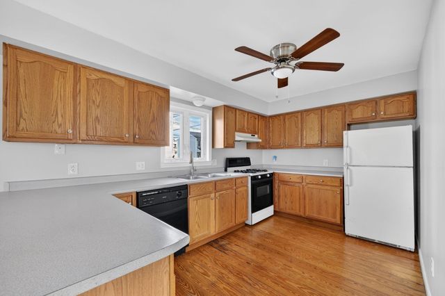 165 Grant St, Fall River, MA 02721