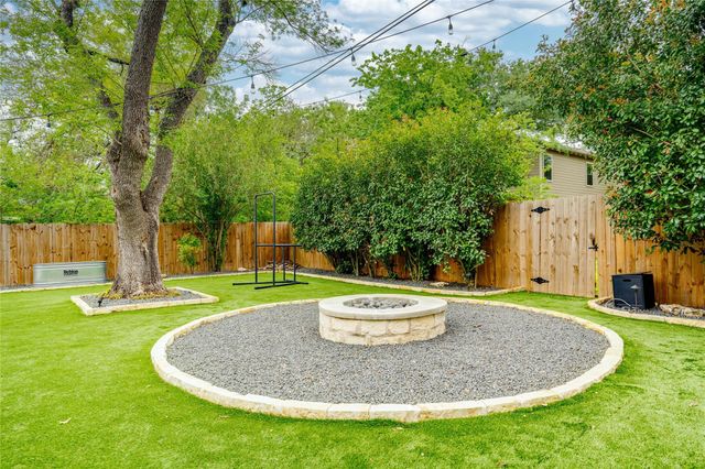 2305 Falcon Hill DR, Austin, TX 78745