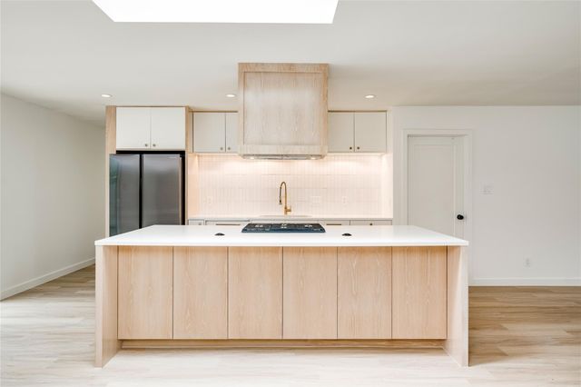 2305 Falcon Hill DR, Austin, TX 78745