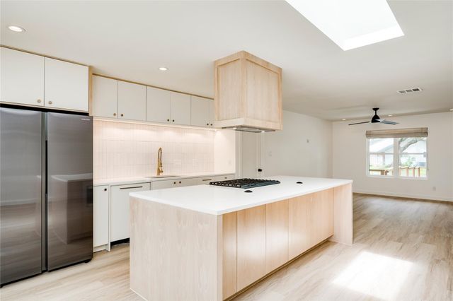 2305 Falcon Hill DR, Austin, TX 78745