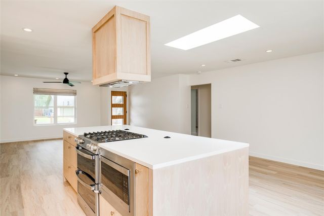 2305 Falcon Hill DR, Austin, TX 78745