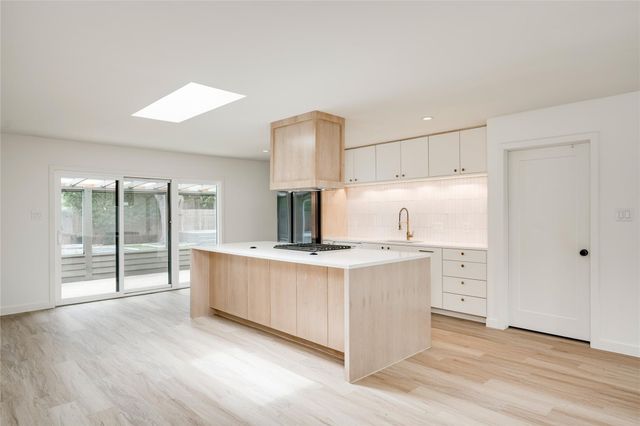 2305 Falcon Hill DR, Austin, TX 78745