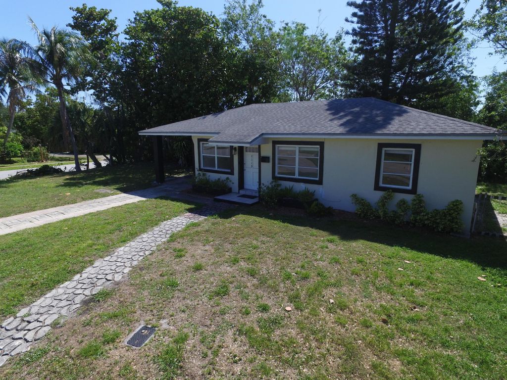 2119 Northridge Road, Delray Beach, FL 33444