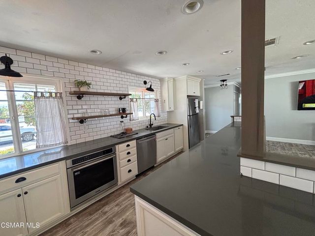 751 Calle Naranjo, Thousand Oaks, CA 91360