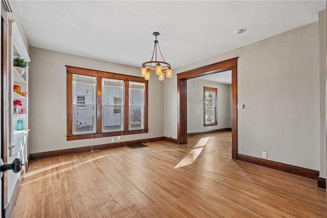 309 W 6th Street, Vinton, IA 52349