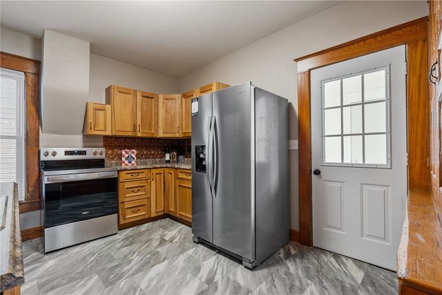 309 W 6th Street, Vinton, IA 52349