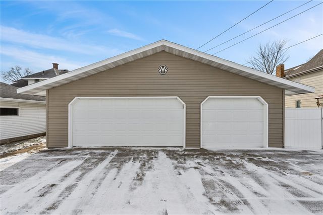 309 W 6th Street, Vinton, IA 52349