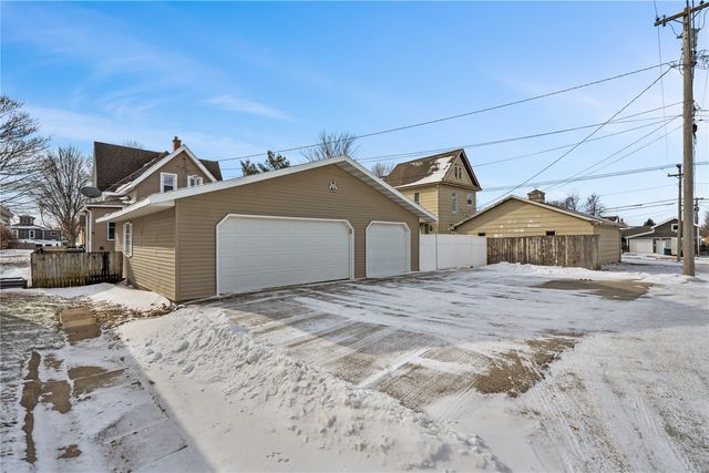 309 W 6th Street, Vinton, IA 52349