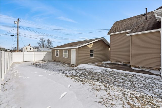 309 W 6th Street, Vinton, IA 52349