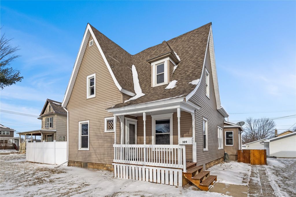 309 W 6th Street, Vinton, IA 52349