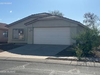 8059 N Surprise Drive, Tucson, AZ 85743