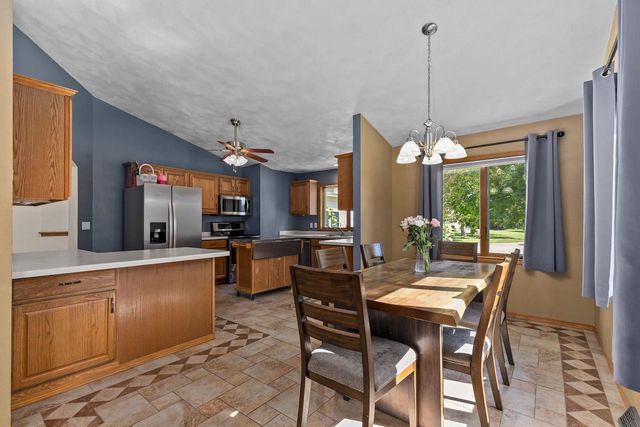 1218 CHELSEA COURT, Menasha, WI 54952