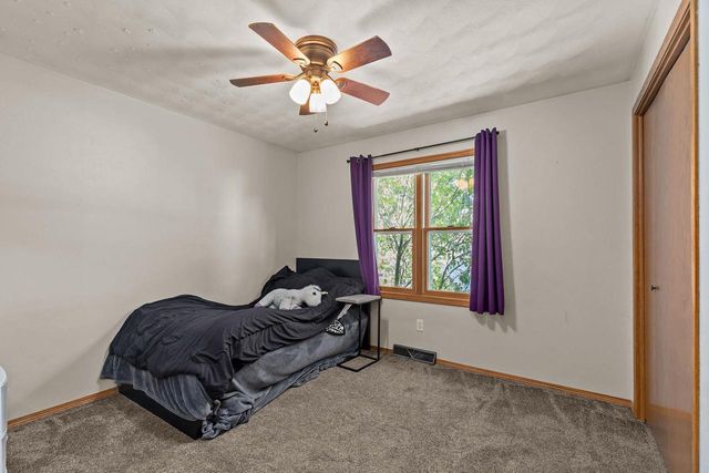 1218 CHELSEA COURT, Menasha, WI 54952